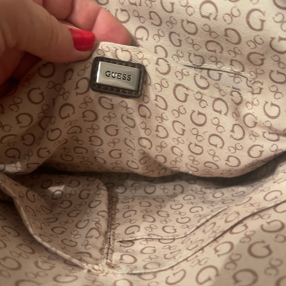 Guess Burgundy Handbag - Picture 4 of 6